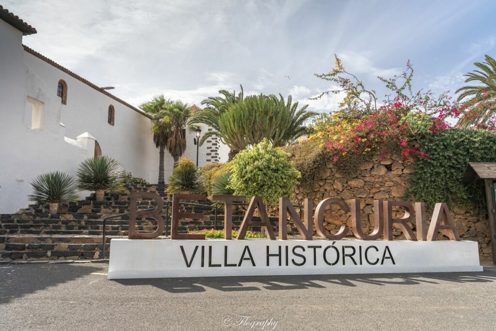 Betancuria villa historica symbole à l'entrée de la ville à Fuerteventura