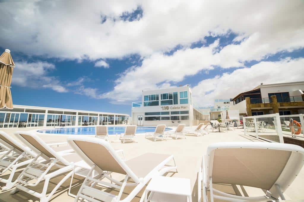 Piscine de l’hôtel TAO caleta del mar Corralejo Fuerteventura