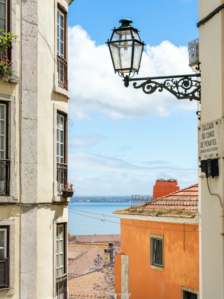 vue fleuve du quartier Alfama à Lisbonne