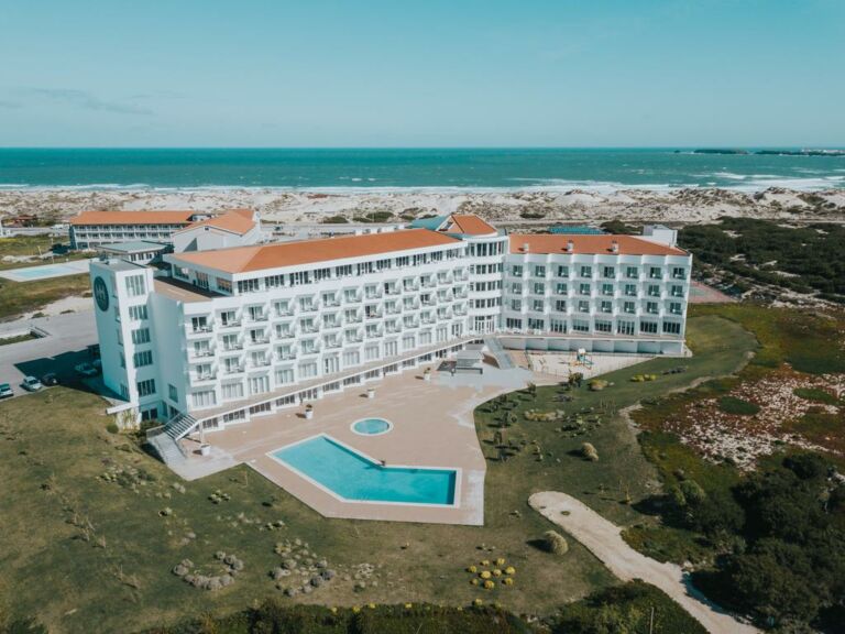 l'hôtel MH à Peniche au Portugal vue aérienne