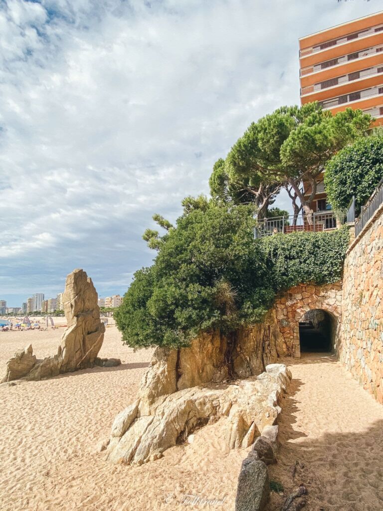 Castell-Platja d'Aro Rocher cami da ronda espagne